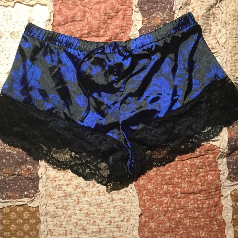 La Senza size medium silky sleep shorts